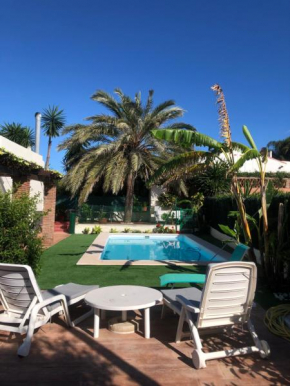 CHALET en la playa con PISCINA
